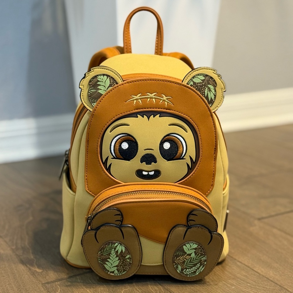 Used Once! Loungefly Star Wars Wicket Ewok Footsie Mini Backpack - Picture 5 of 11